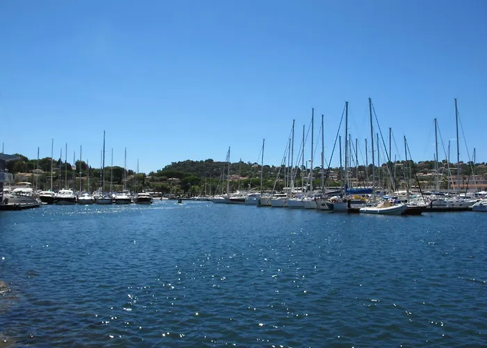 아파트 Les De La Baie By Interhome 카발레르쉬르메르