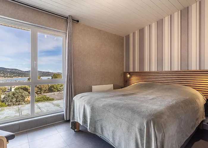 아파트 Les De La Baie By Interhome 카발레르쉬르메르